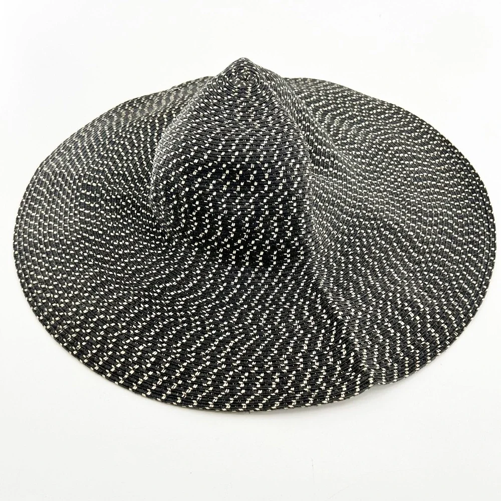 Old Navy Sun Hat Womens L-XL Black White Excellent Wide Brim Woven Paper Straw